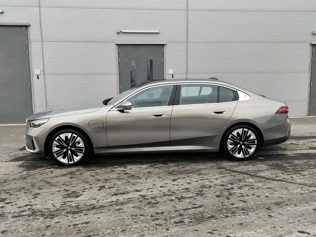 BMW i5 2024 eDrive 35L Exclusive Luxury Set
