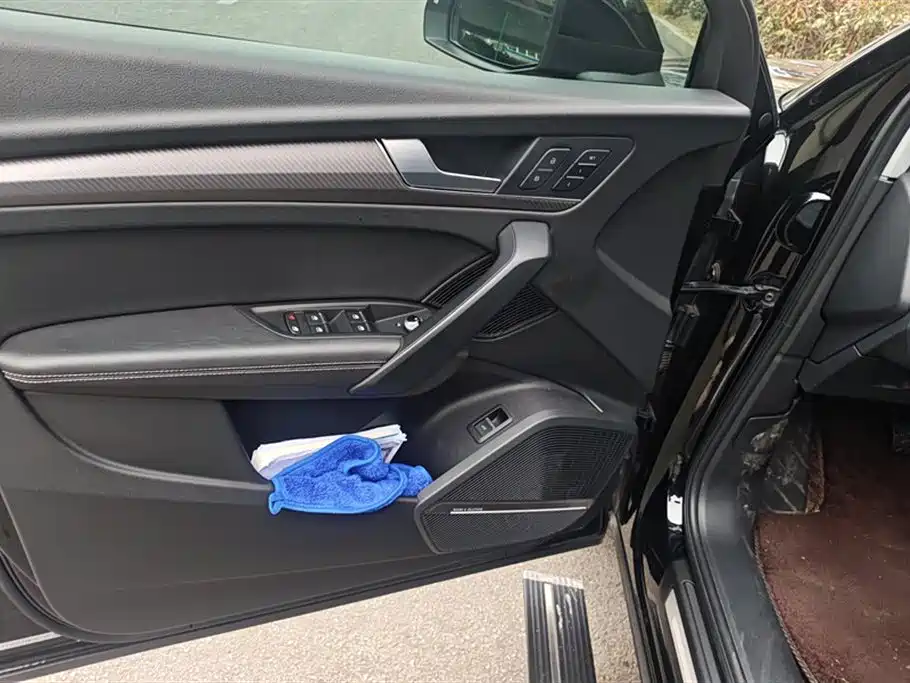 Audi Q5L 2021 model 45 TFSI luxury dynamic type