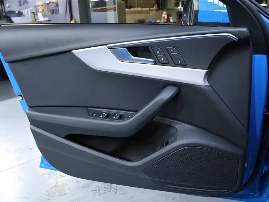 Audi A4 imported 2021 Avant-garde 40 TFSI fashion and elegant