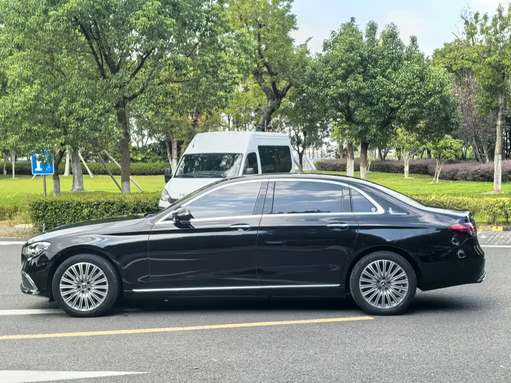 Mercedes-Benz E-Class 2022 E 300 L sports Luxury