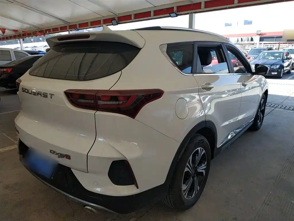 Southeast DX8S 2022 1.5T DCT Chief Edition 7 Seats