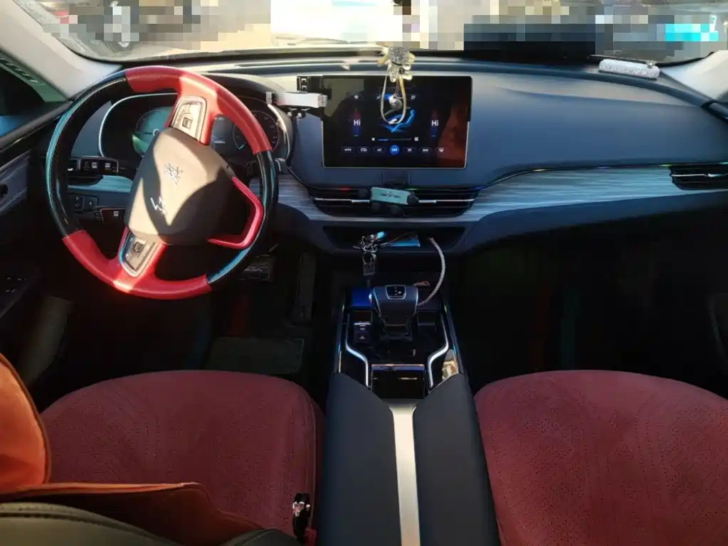 Hongqi E-QM5 2024 model 610km PLUS