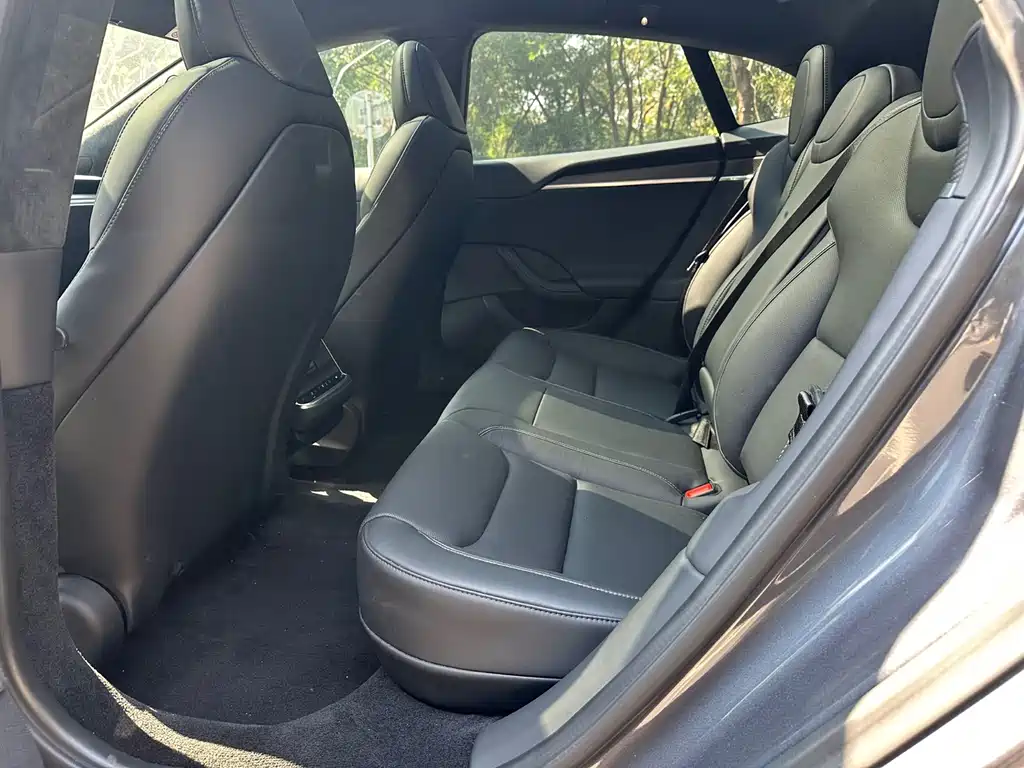 Model S 2023 three-motor all-wheel drive Plaid version