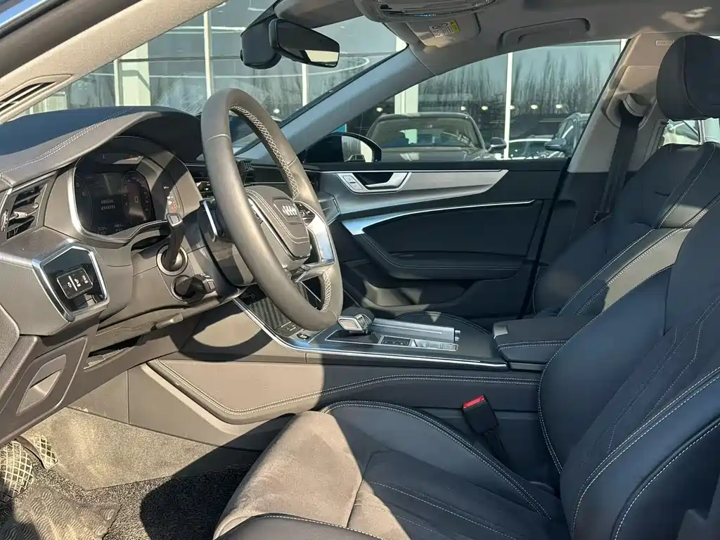 Audi A7L 2024 model 45 TFSI luxury