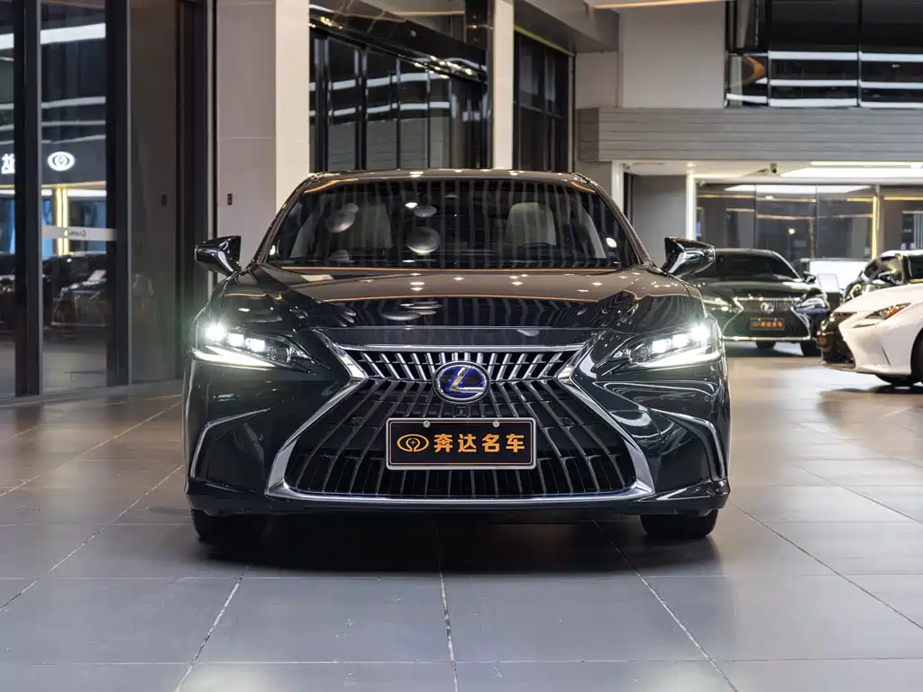 Lexus ES 2021 300h Executive Edition