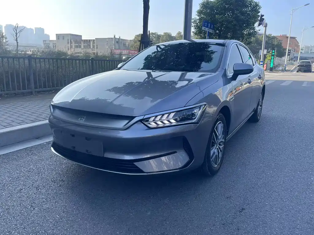 Qin PLUS 2023 Champion Edition EV 420KM Leading Type