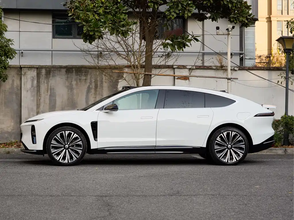 Nio ET9 2025 model 102kWh