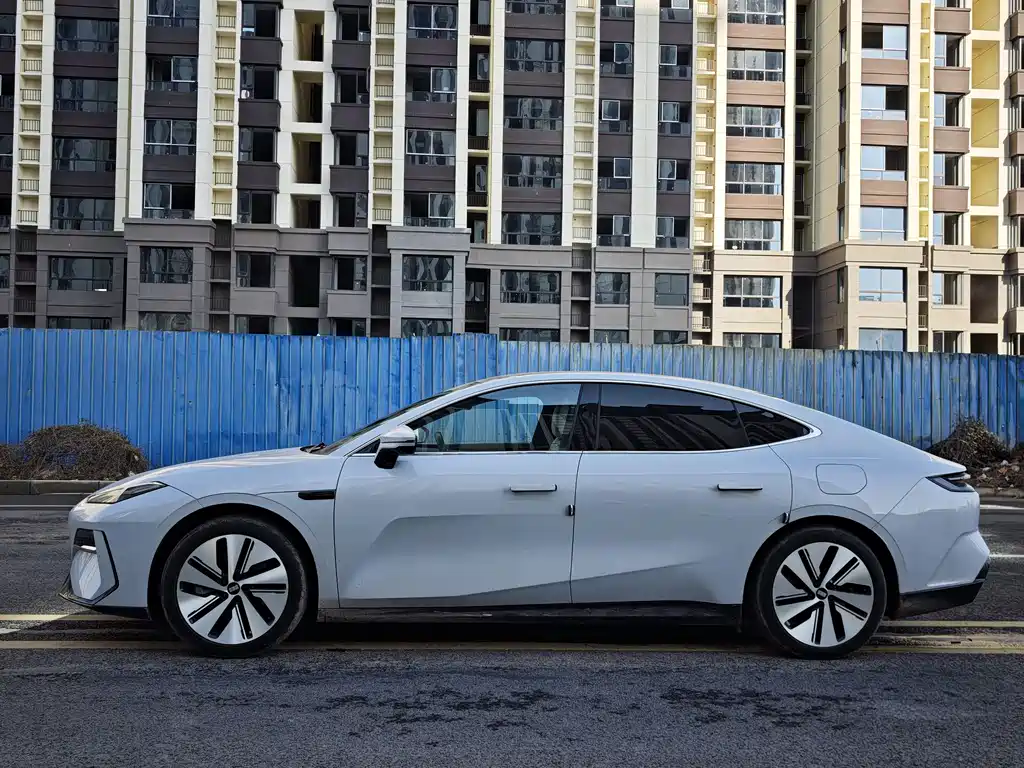 Galaxy E8 2024 665km rear-drive Starship Voyage version