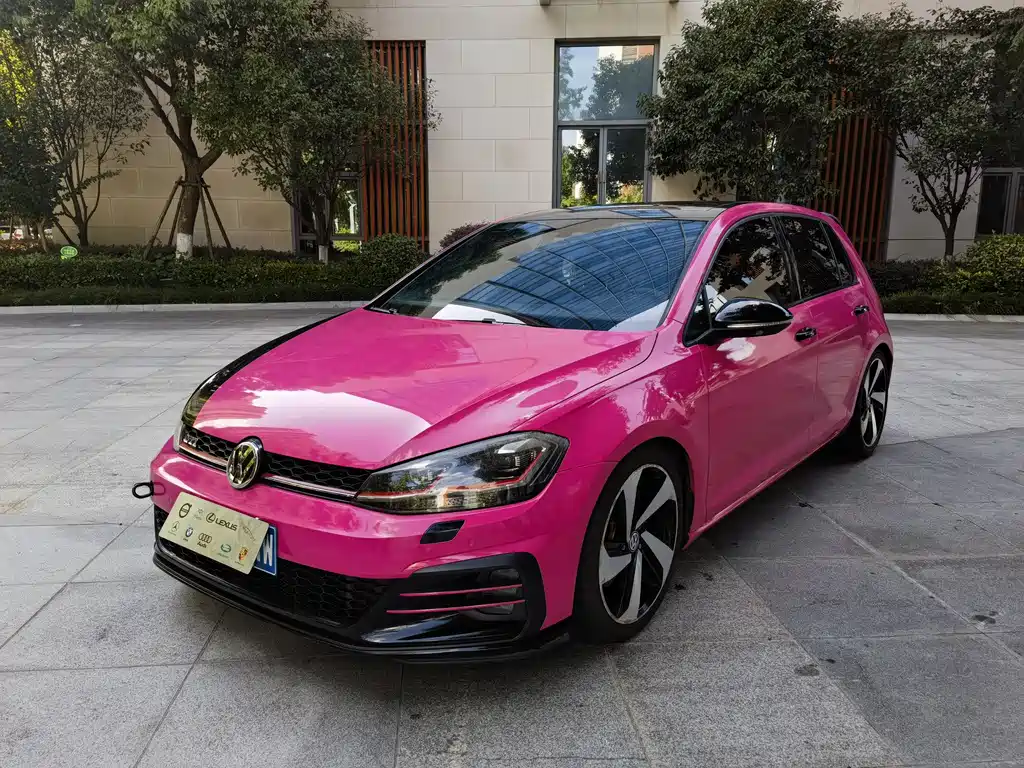 Golf GTI 2019 model 2.0 TSI GTI Country V