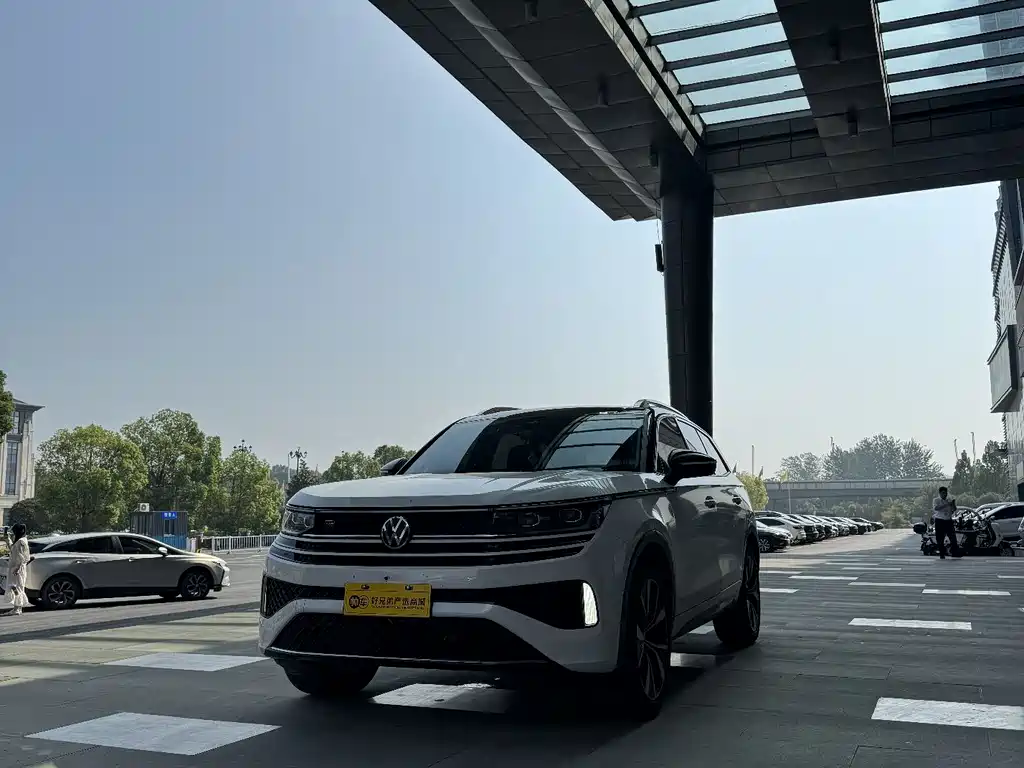 Range Rover 2023 380TSI 4WD R-Line Parade Edition