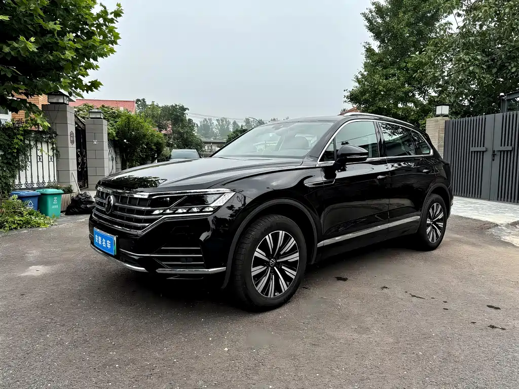 Гибридный автомобиль Touareg New Energy 2021