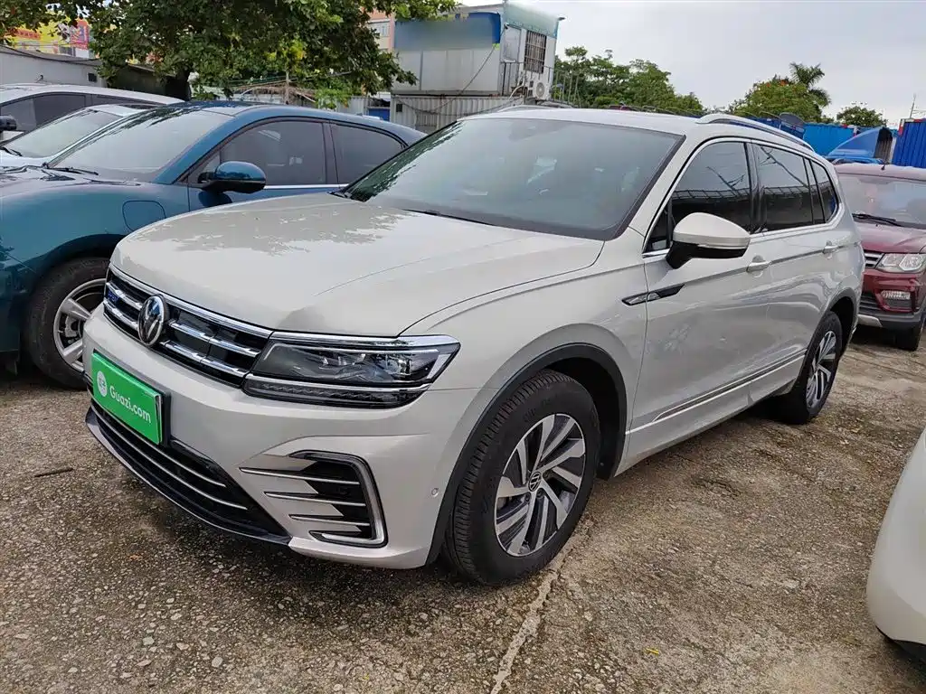 Подключаемый гибрид Tiguan L New Energy 2020 мощностью 430 л.с. Премиум-версия