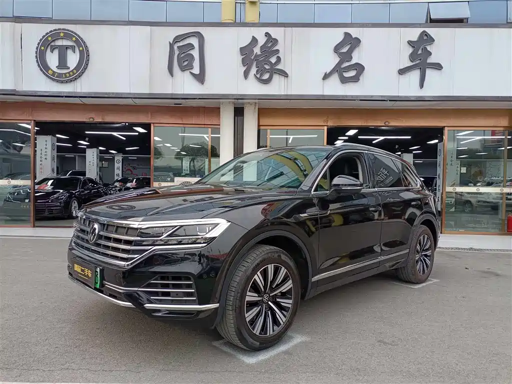 Гибридный автомобиль Touareg New Energy 2021