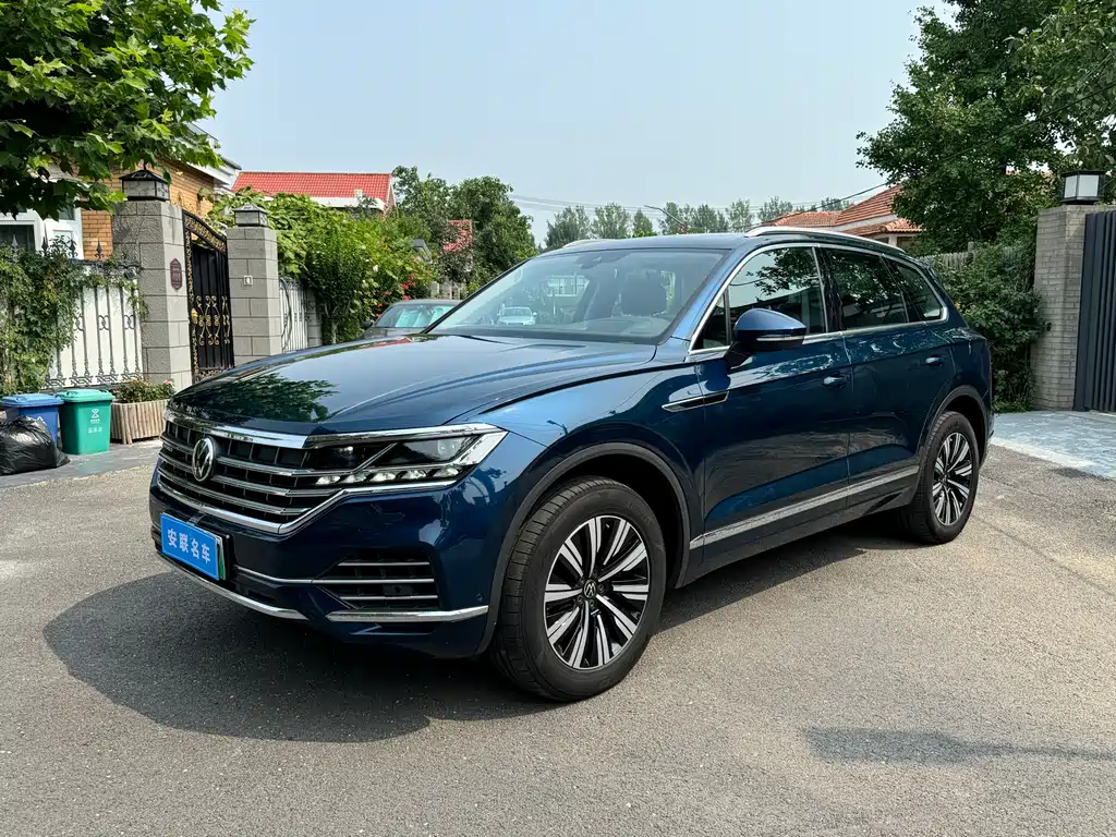Гибридный автомобиль Touareg New Energy 2021