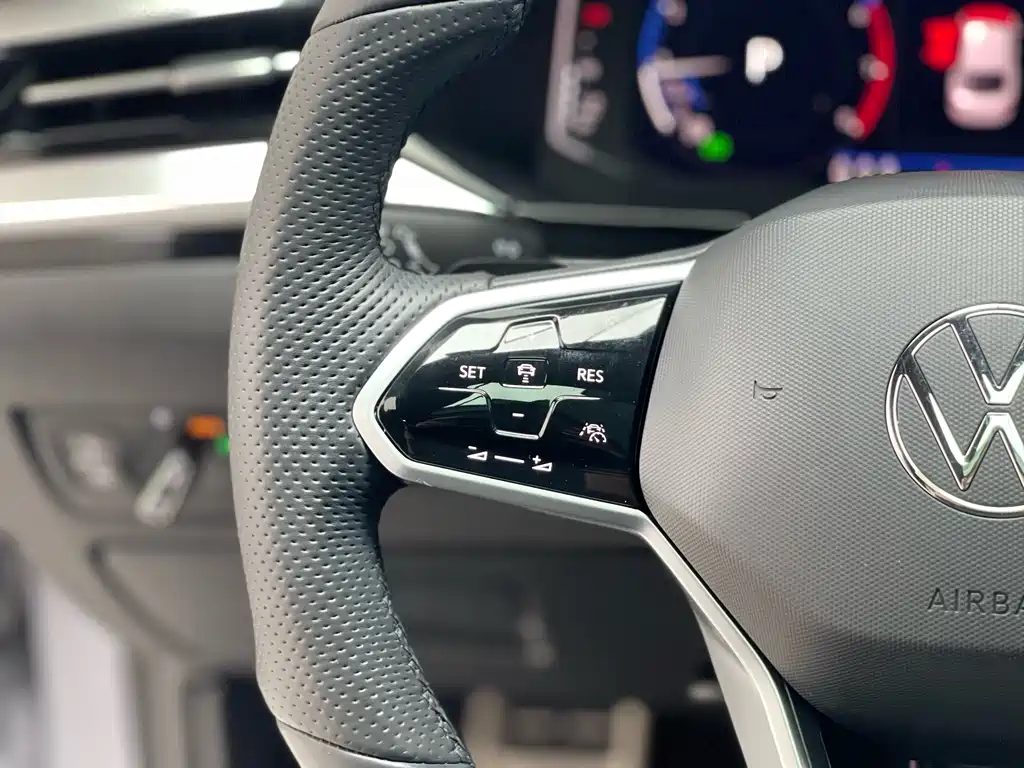 Фото машины 30