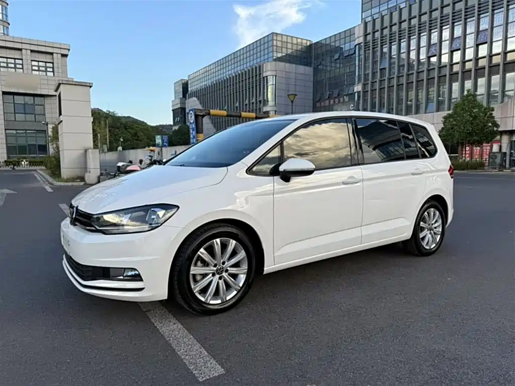 Touran 2021 Touran L 280TSI DSG модное издание на 7 мест