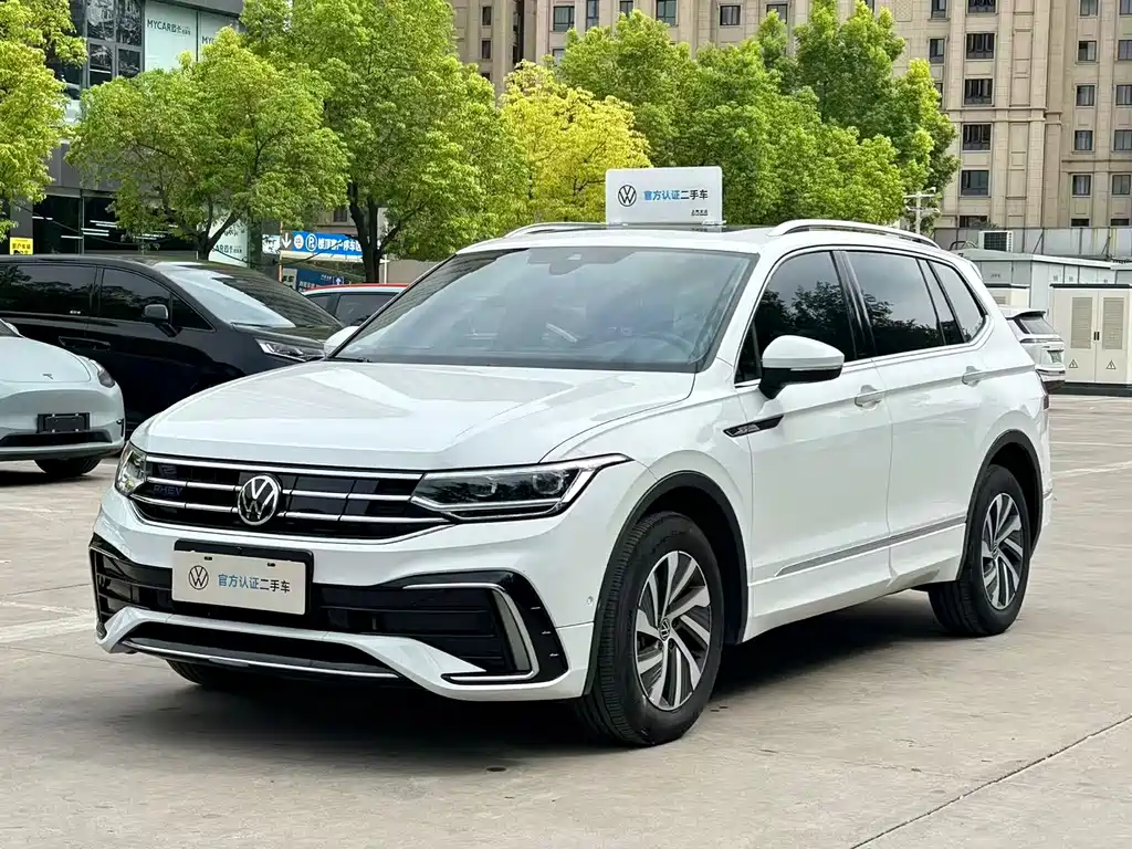 Подключаемый гибрид Tiguan L New Energy 2023 мощностью 430 л.с. Премиум-версия