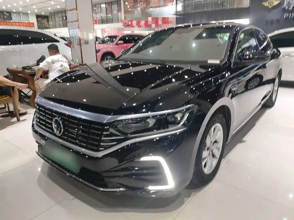 Гибридный бизнес-вариант Passat New Energy 2022 мощностью 430 л.с.