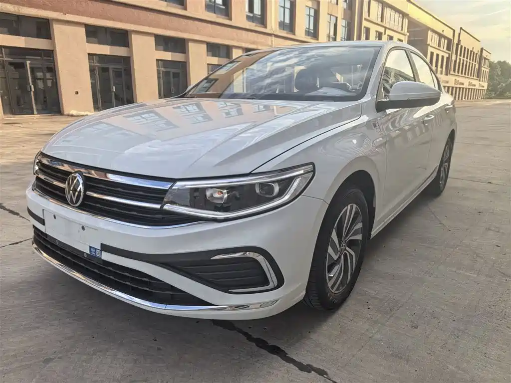 Bora 2025 200TSI DSG Yuexing Navigation Version
