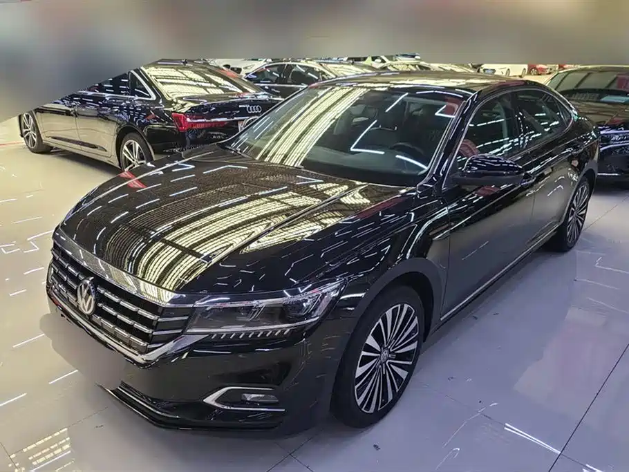 Passat 2020 330TSI Premium Edition Country V
