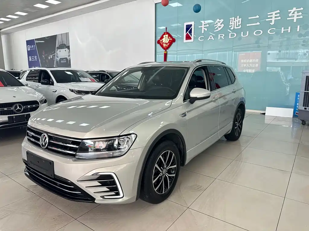 Tiguan L New Energy 2019 с гибридным двигателем мощностью 430 л.с. Роскошное издание