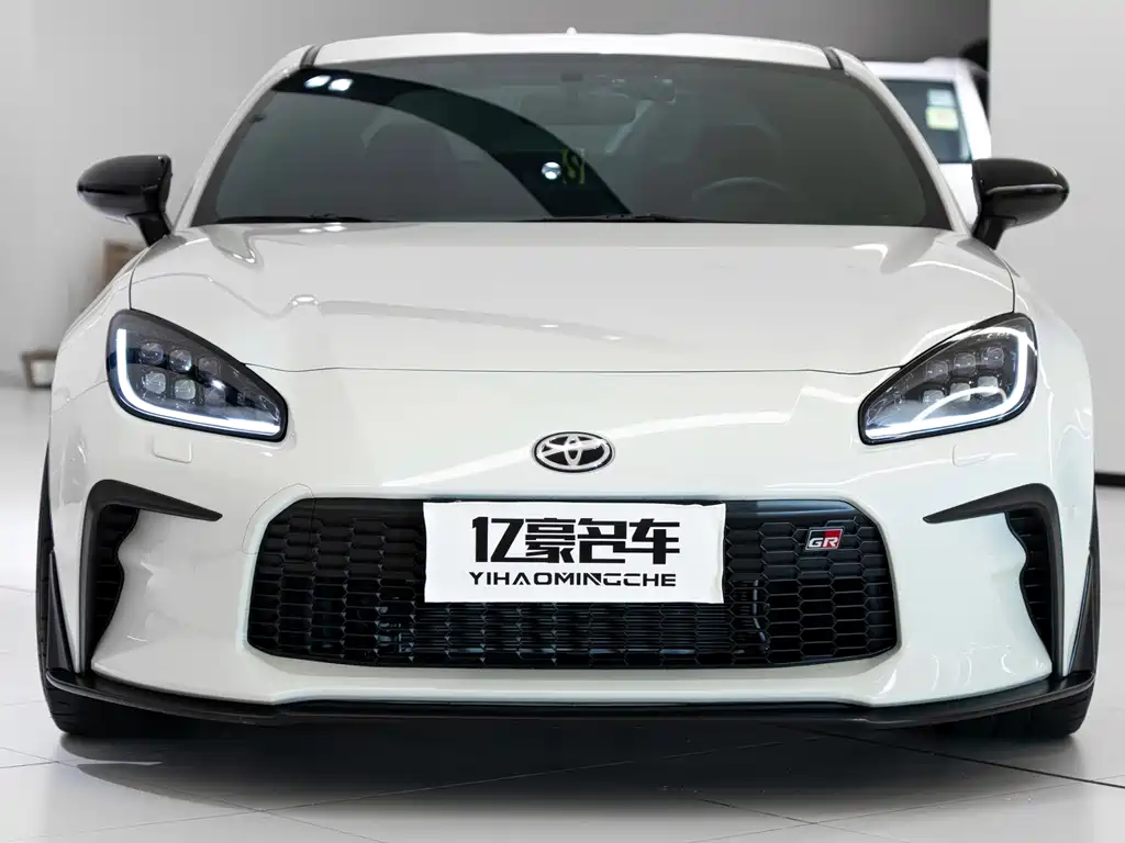 Toyota 86 2022 GR 86 2,4л версия с ручным управлением