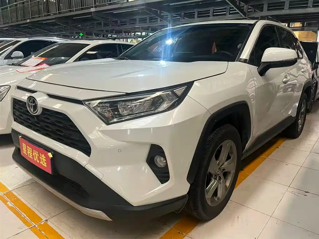 RAV4 Rongfang 2023 2.0L CVT two-wheel drive fashion version