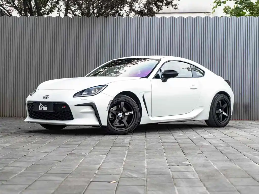 Toyota 86 2022 GR 86 2,4л версия с ручным управлением