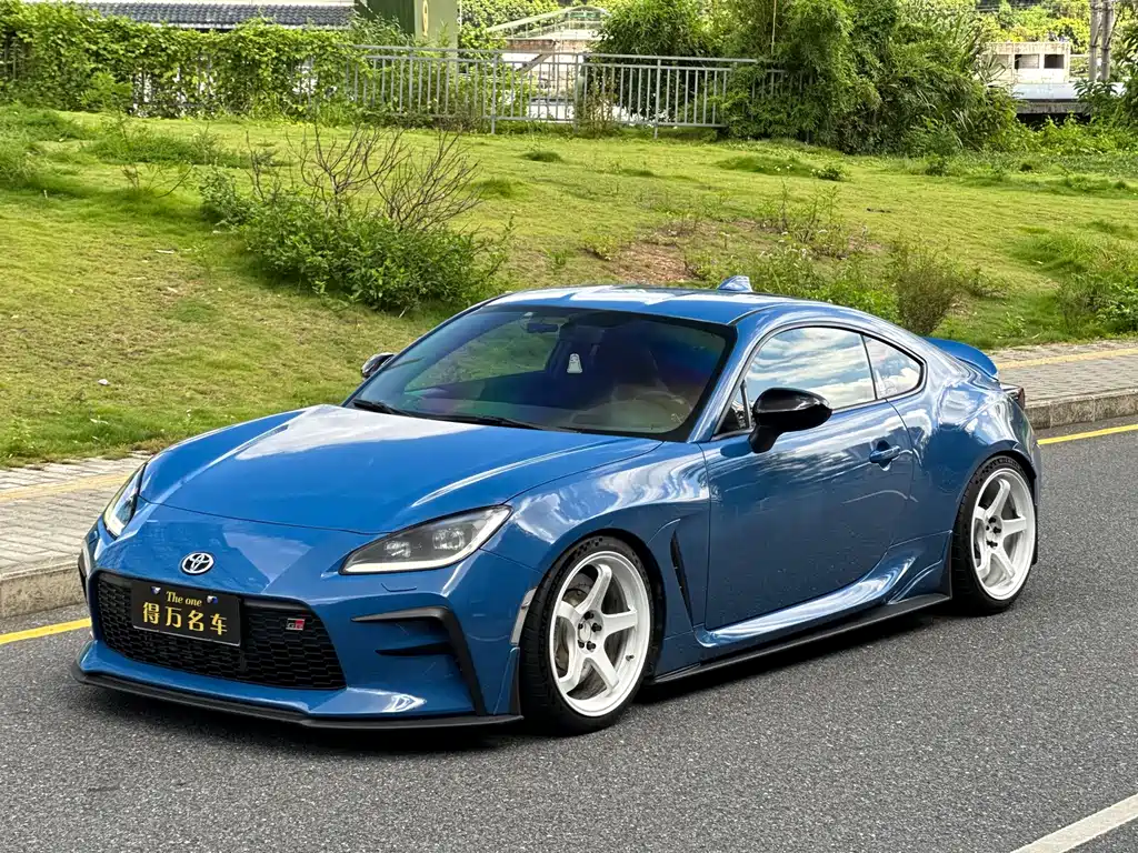 Toyota 86 2022 GR 86 2,4л версия с ручным управлением