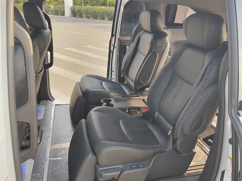 Фото машины 30