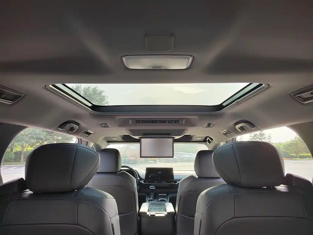 Фото машины 24