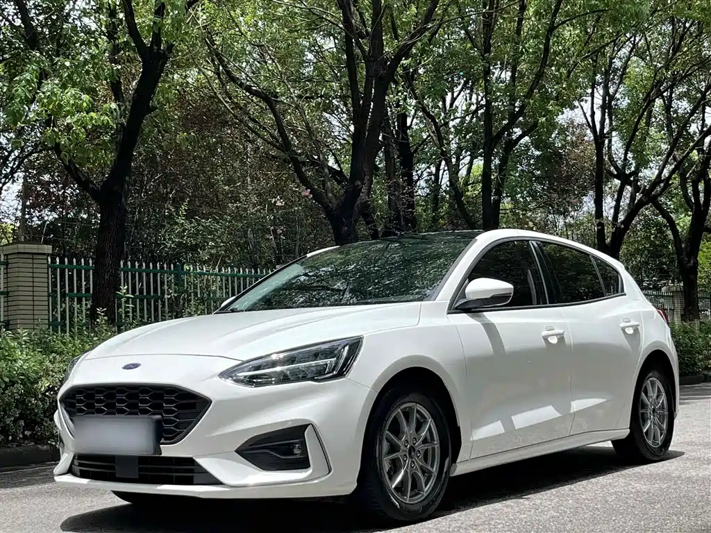 Fox 2021 hatchback EcoBoost 180 automatic front tide type