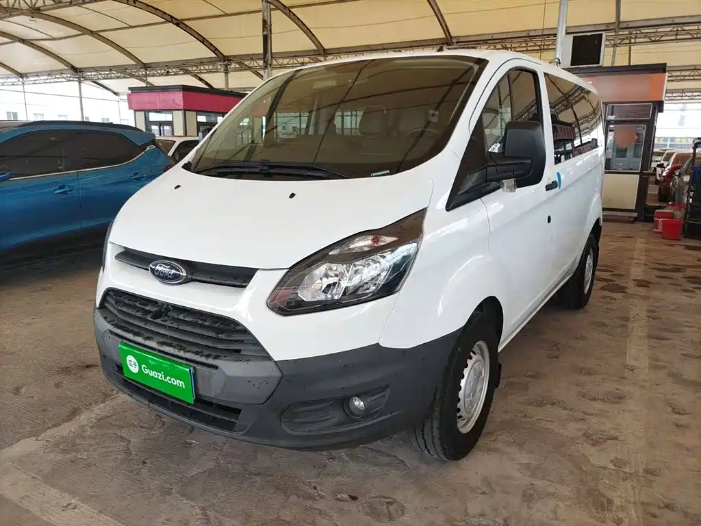 Transit 2019 2.0T Diesel Utility Commercial Vehicle Short Axle Low Roof 6 Seat National VI