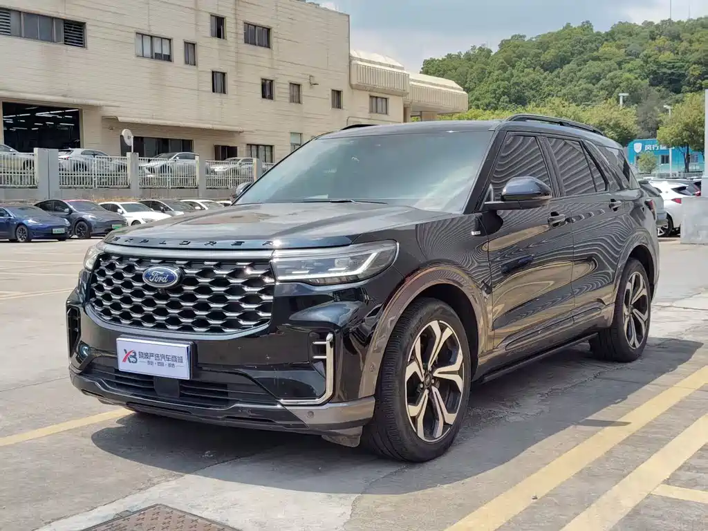 Explorer 2023 EcoBoost 285 four-wheel drive ST-LINE 7-seater