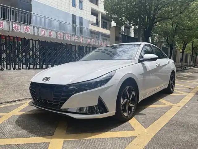 Elantra 2023 1.5L CVT GLS Leading Edition