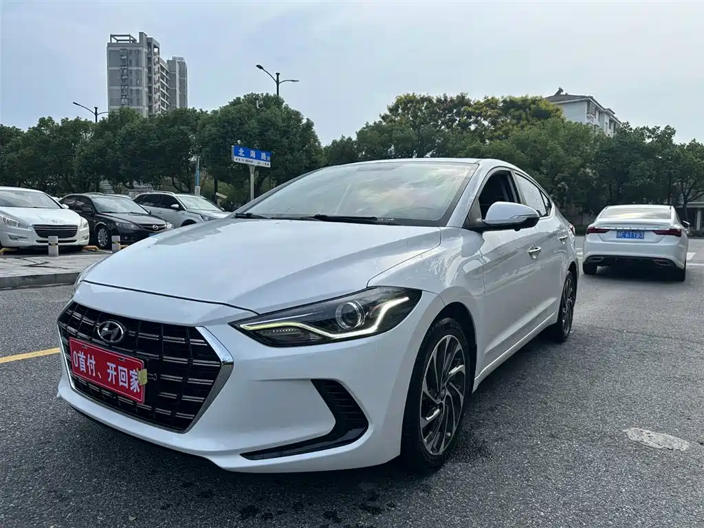 Leading the 2020 1.5L CVT Smart Hyun*Elite type
