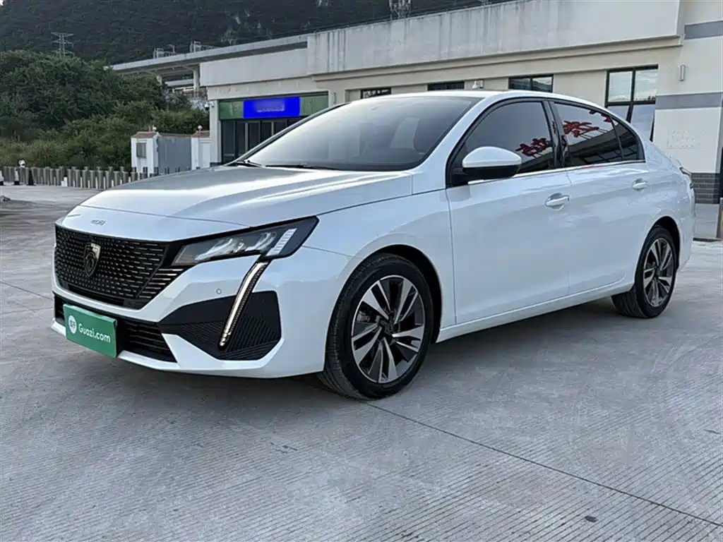 Peugeot 408 2022 1.6T chasing version