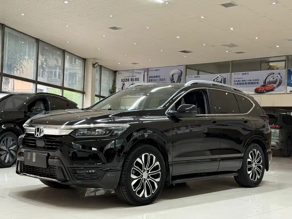 White Shadow 2021 240TURBO CVT 4WD Premium Edition