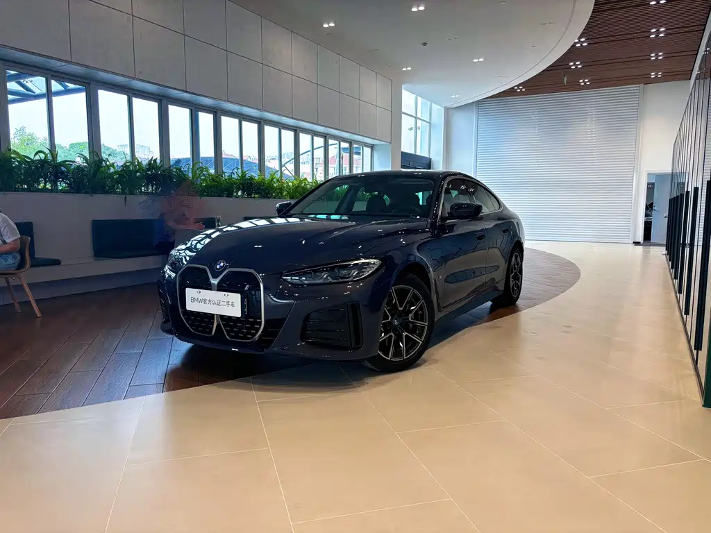 BMW i4 2023 eDrive35