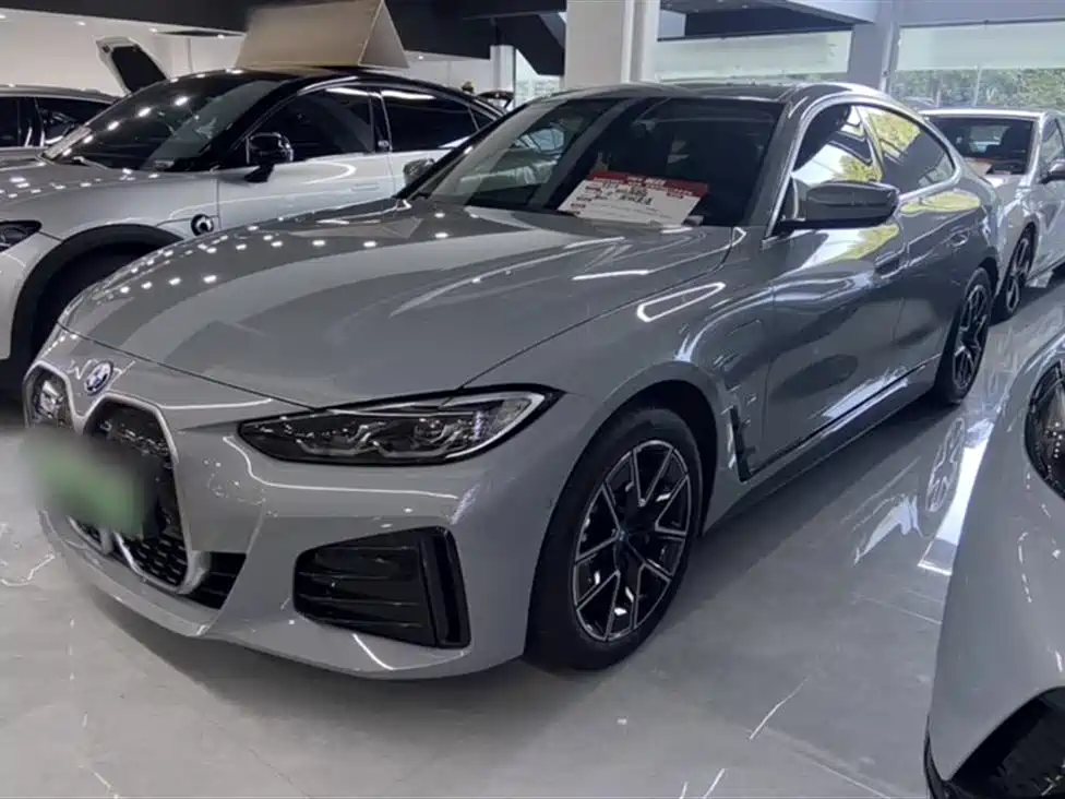 BMW i4 2023 eDrive35