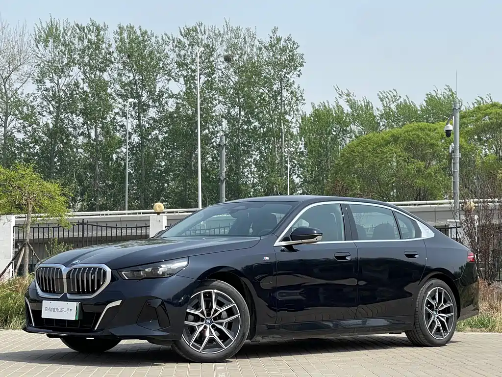 BMW i5 2024 eDrive 35L Exclusive M Sports Suit
