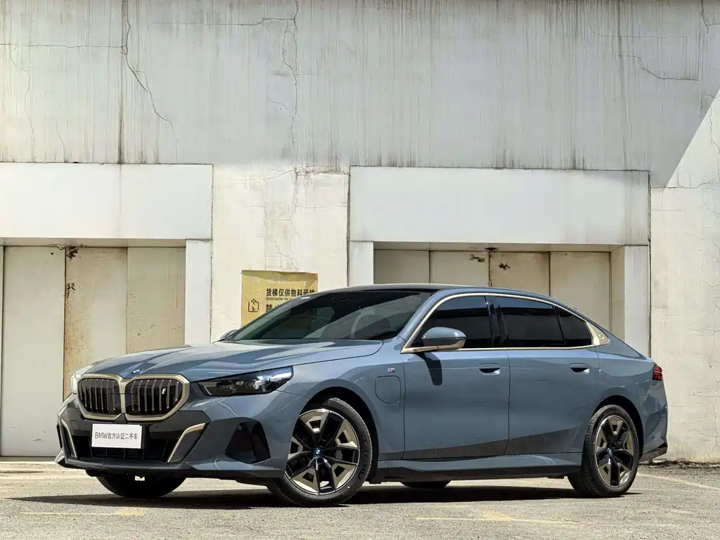 BMW i5 2024 eDrive 35L M sports suit