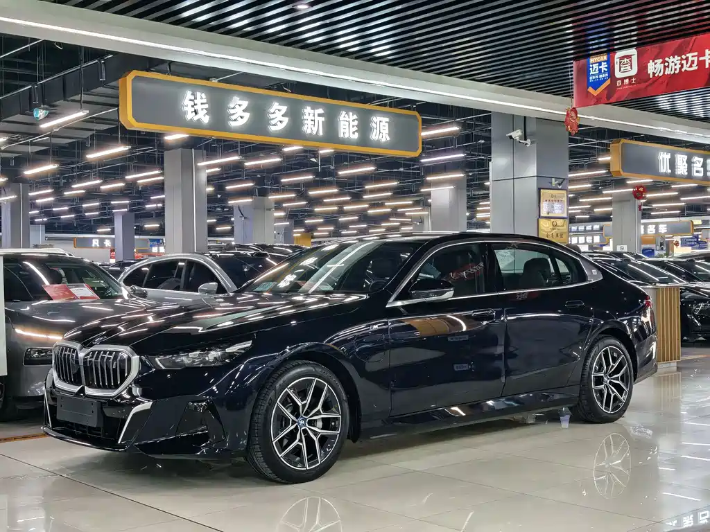 BMW i5 2024 eDrive 35L M sports suit