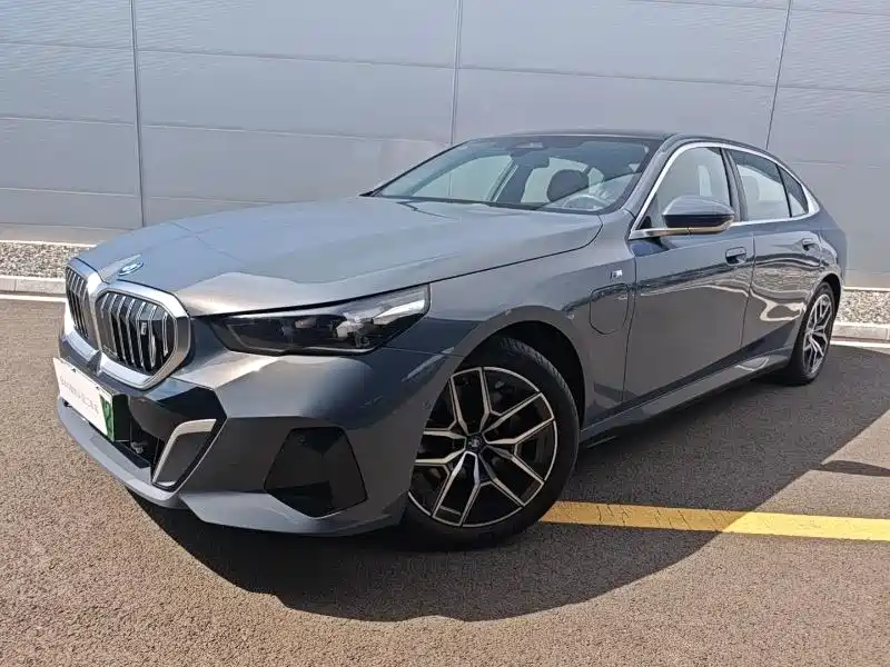 BMW i5 2024 eDrive 35L M sports suit