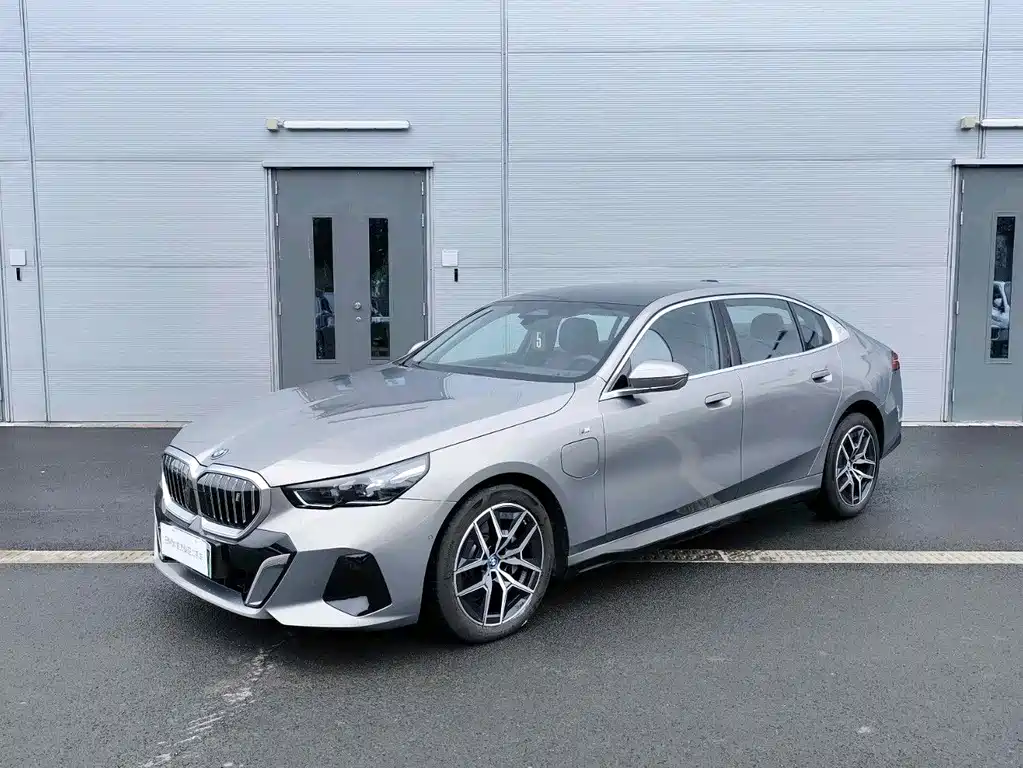BMW i5 2024 eDrive 35L M sports suit