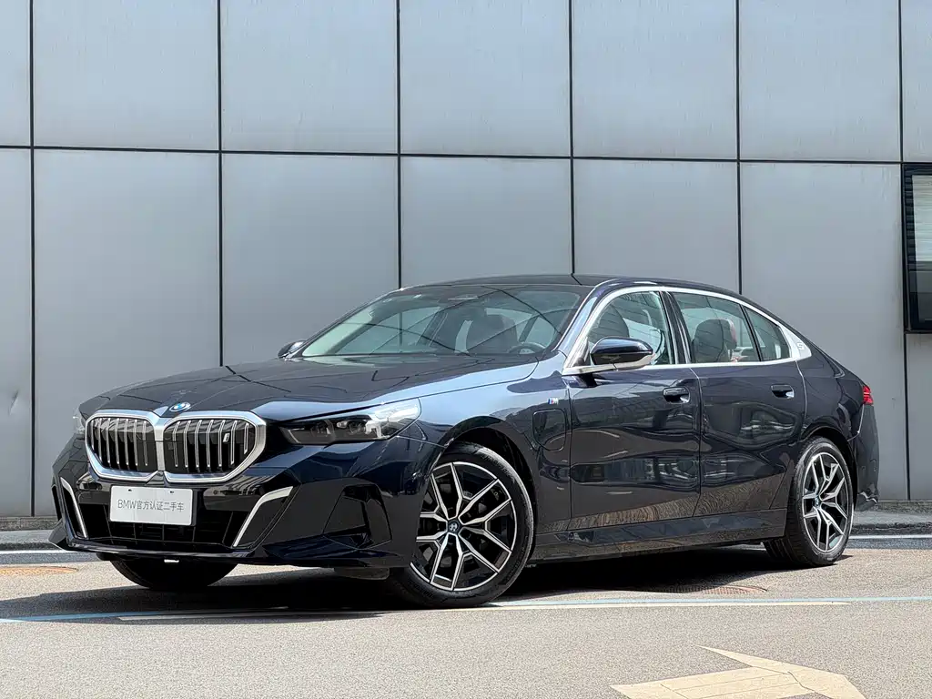 BMW i5 2024 eDrive 35L M sports suit