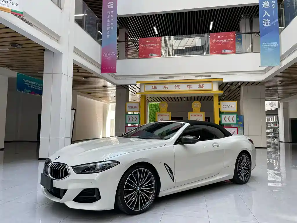 BMW 8 Series 2022 840i convertible coupe M sports suit