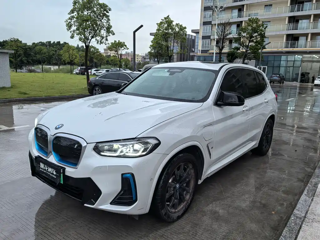 BMW iX3 2022 Leader