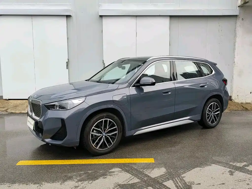 BMW iX1 2023 eDrive25L M sports Suit