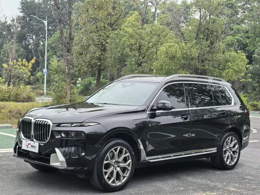 BMW X7 2023 xDrive40i Leading Luxury Package